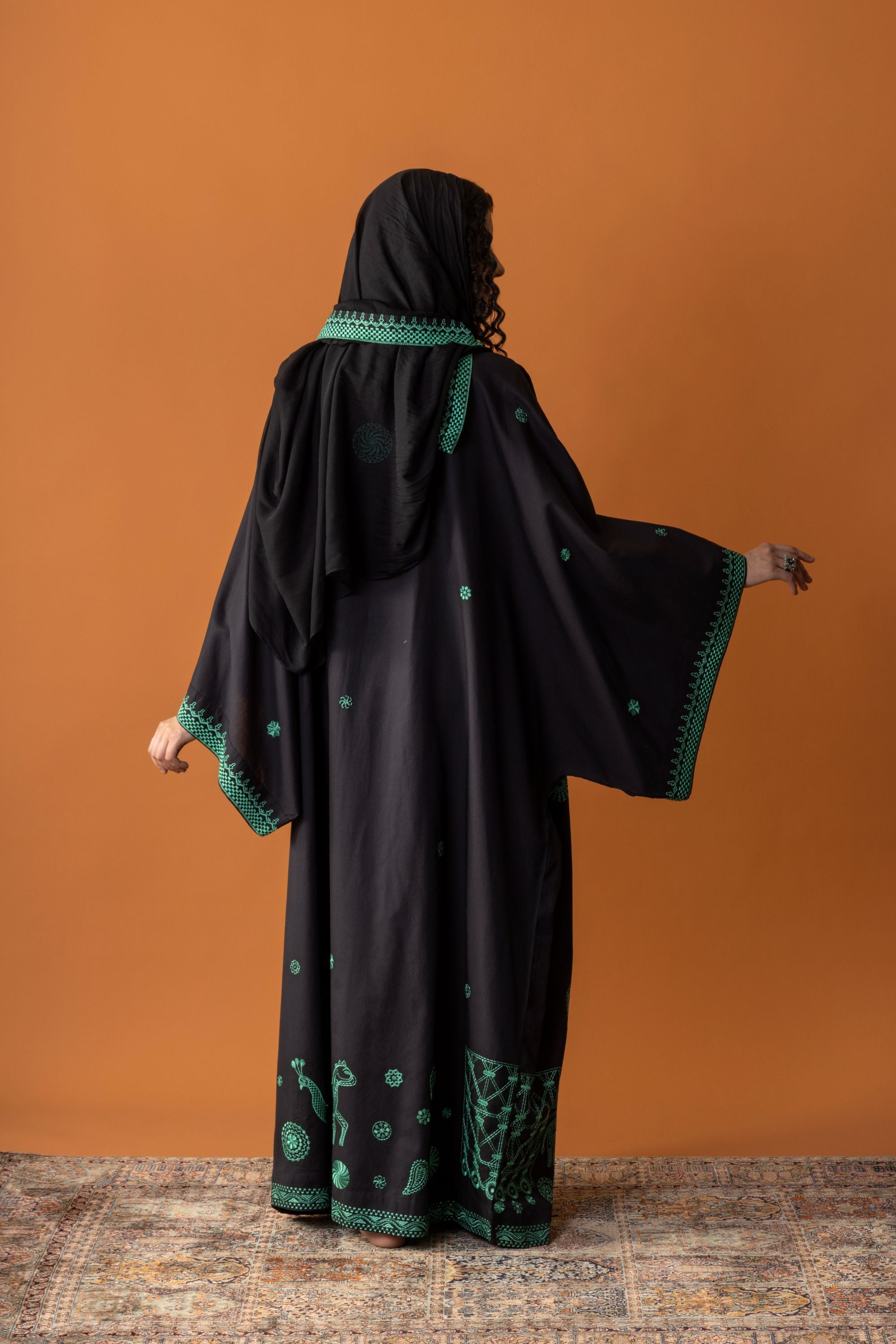 Nafeesa Embroidered Abaya