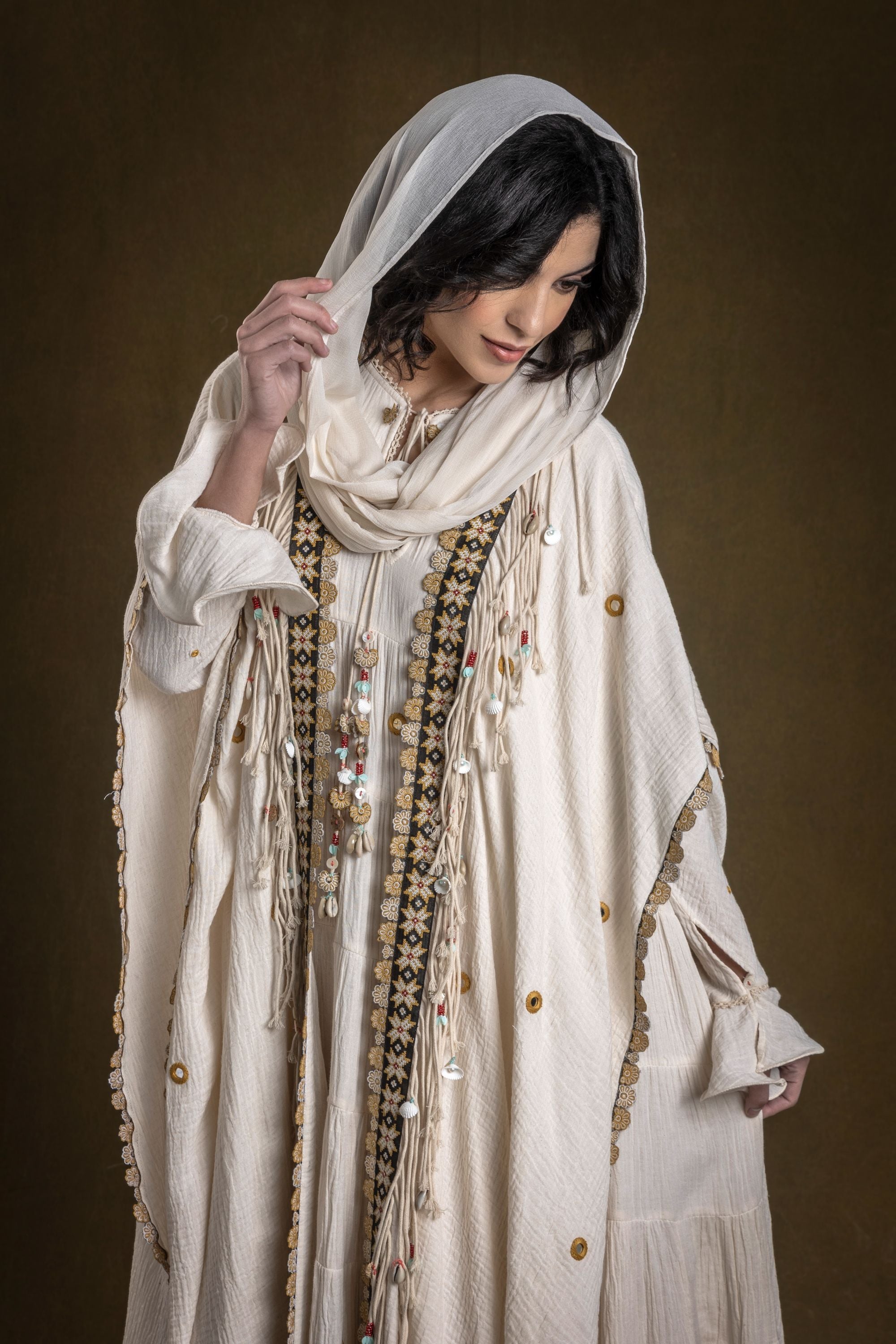 Munawar Embroidered Jalabiya & Dushala Cape with Embellishment