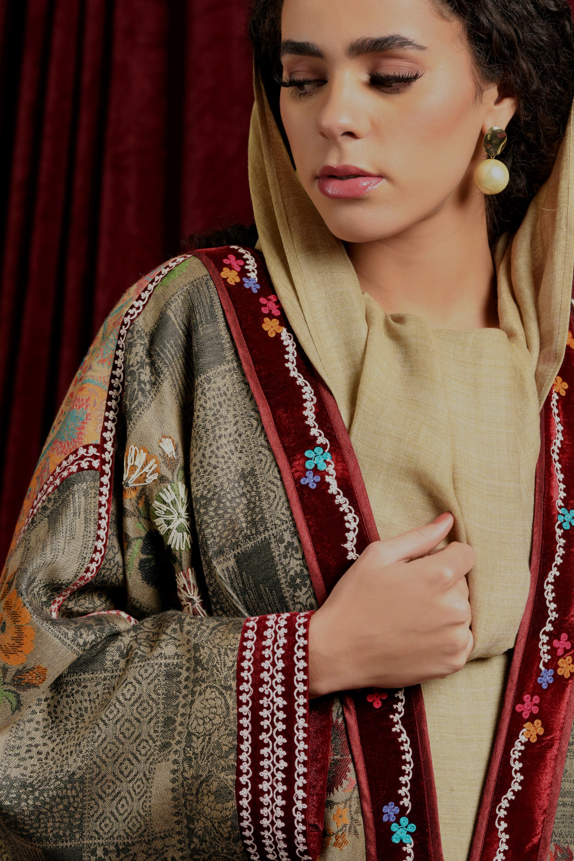 Sahira Abaya with Embroidery