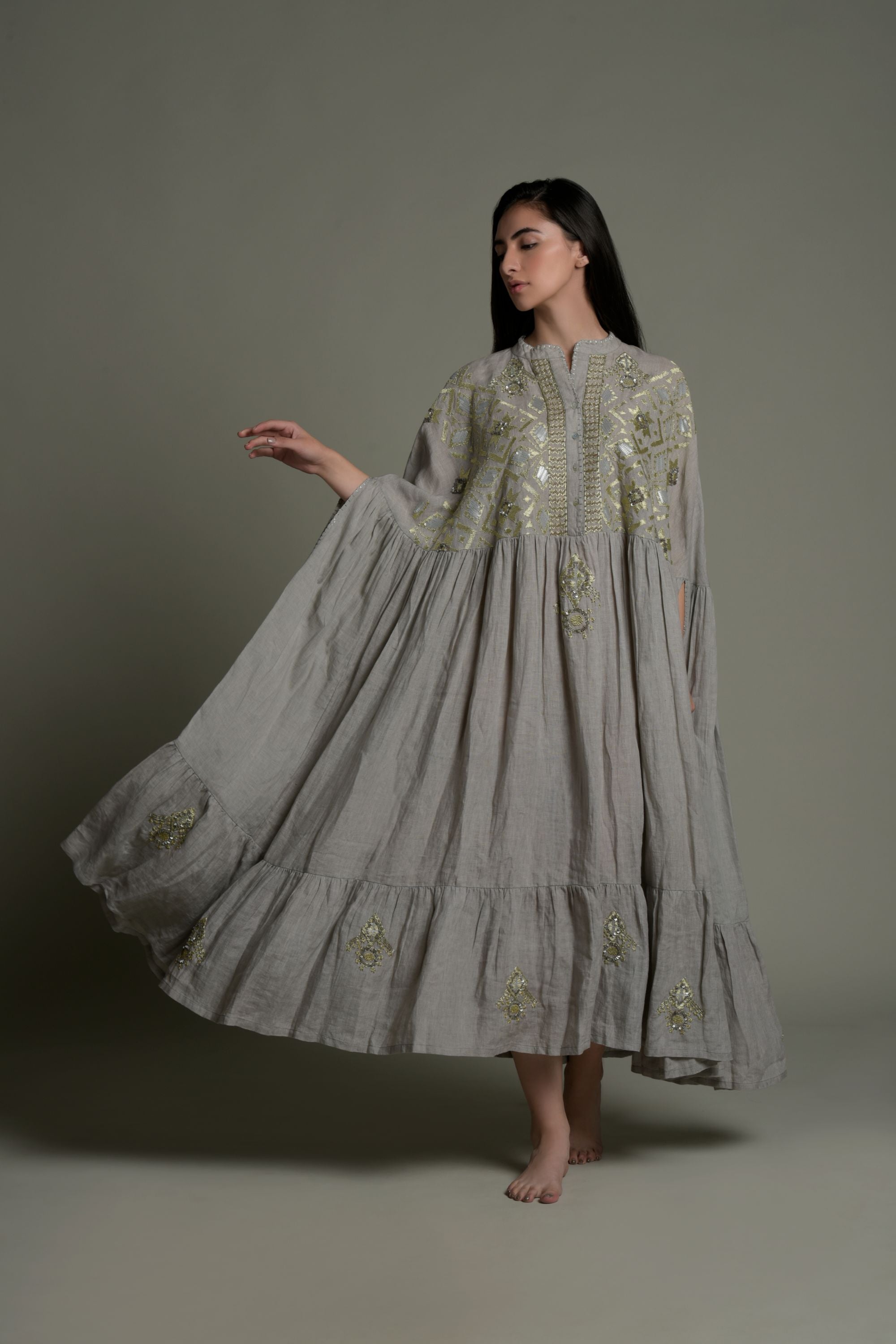 Shagufta Embellished & Embroidered Jalabiya Cape