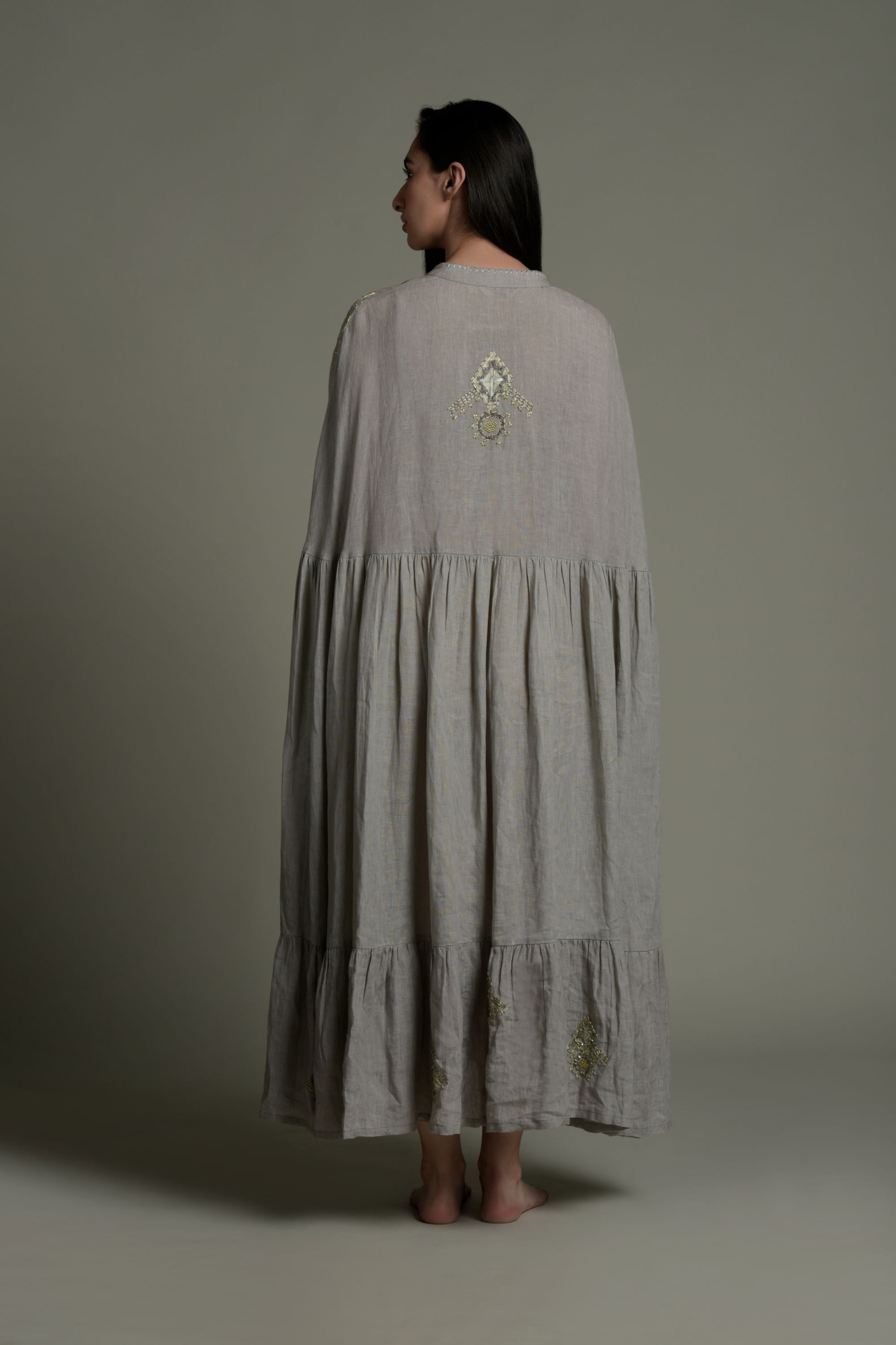 Shagufta Embellished & Embroidered Jalabiya Cape