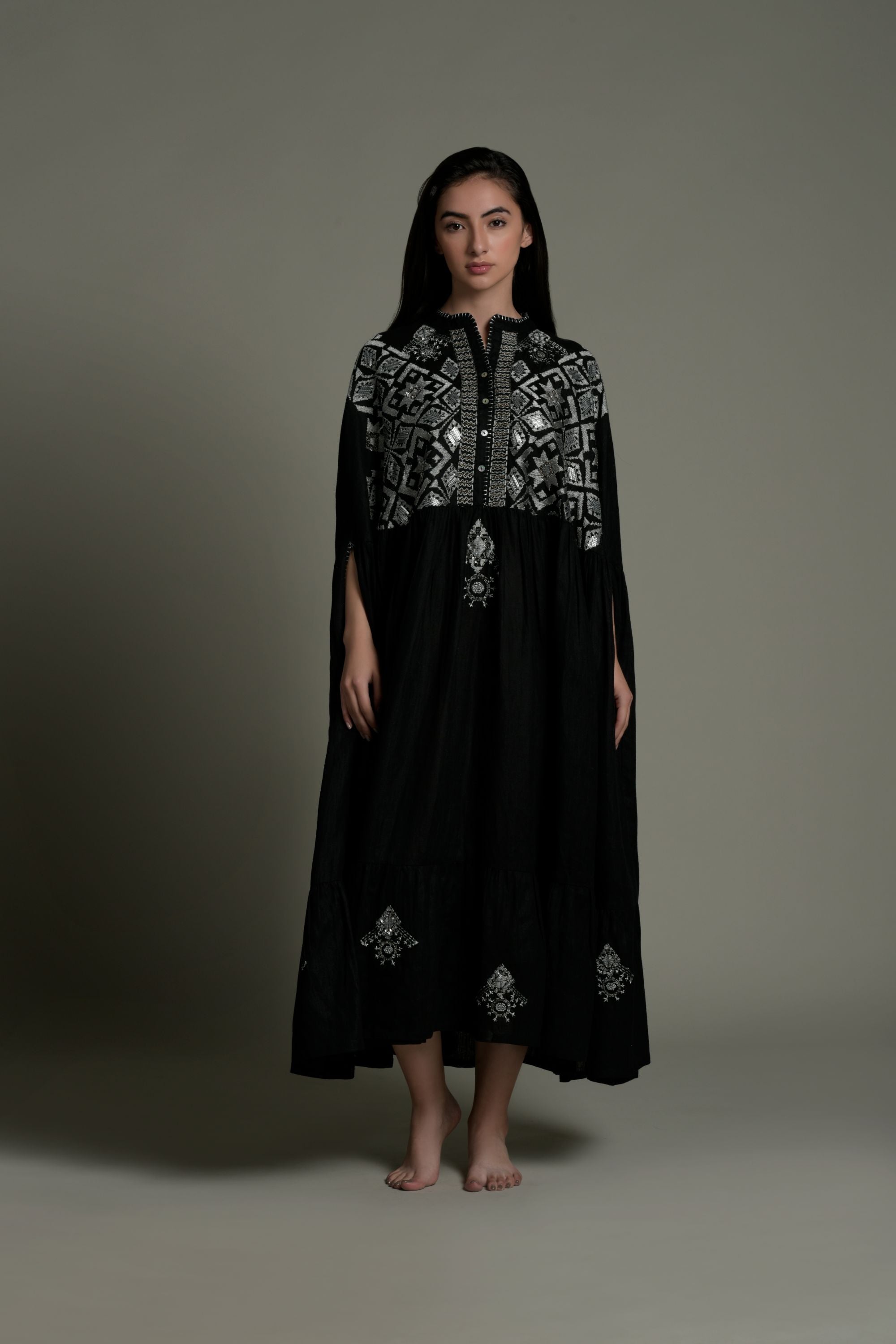 Shabana Embellished & Embroidered Jalabiya Cape