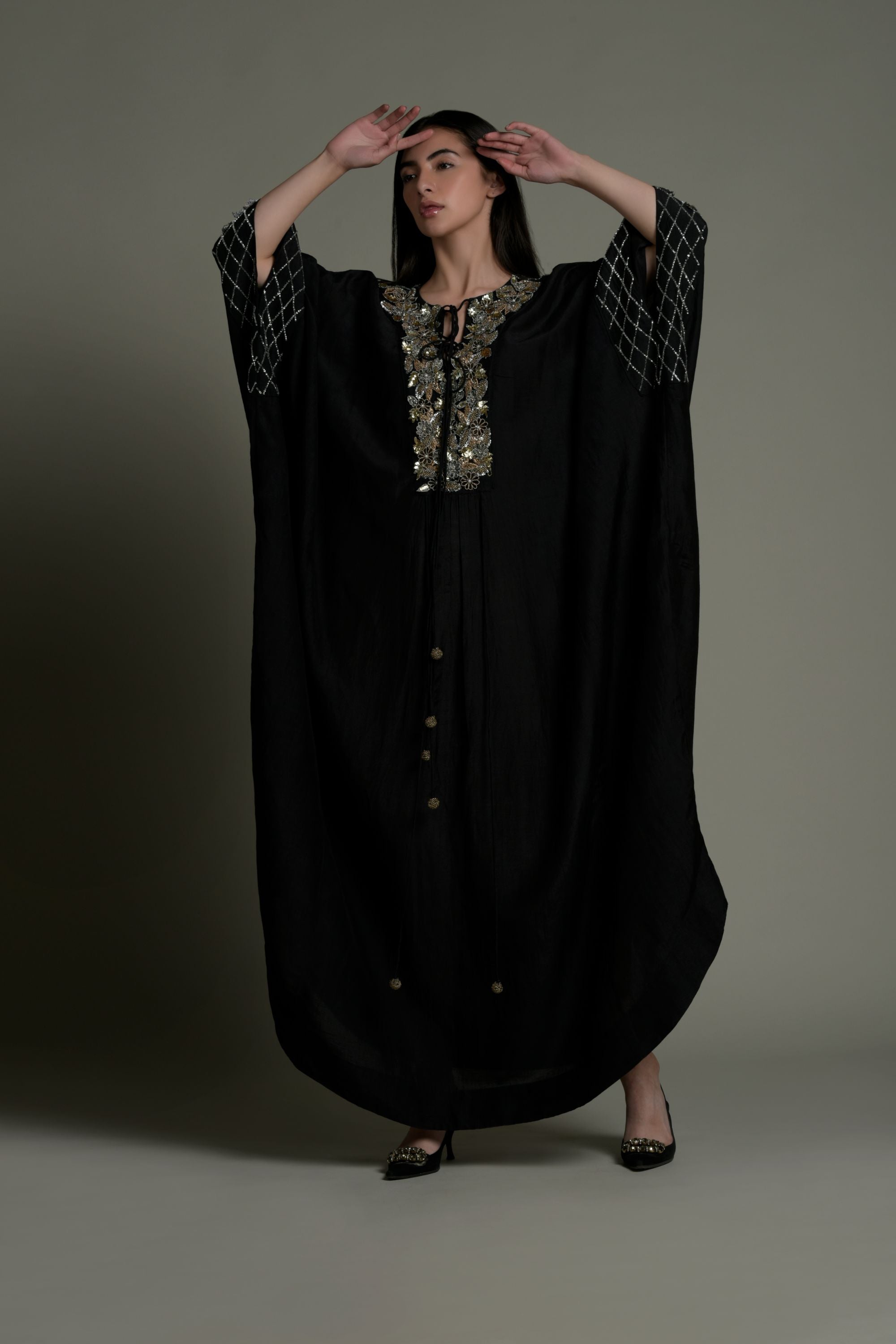 Kayanaat Embellished & Embroidered Jalabiya With Inner Cotton Cami