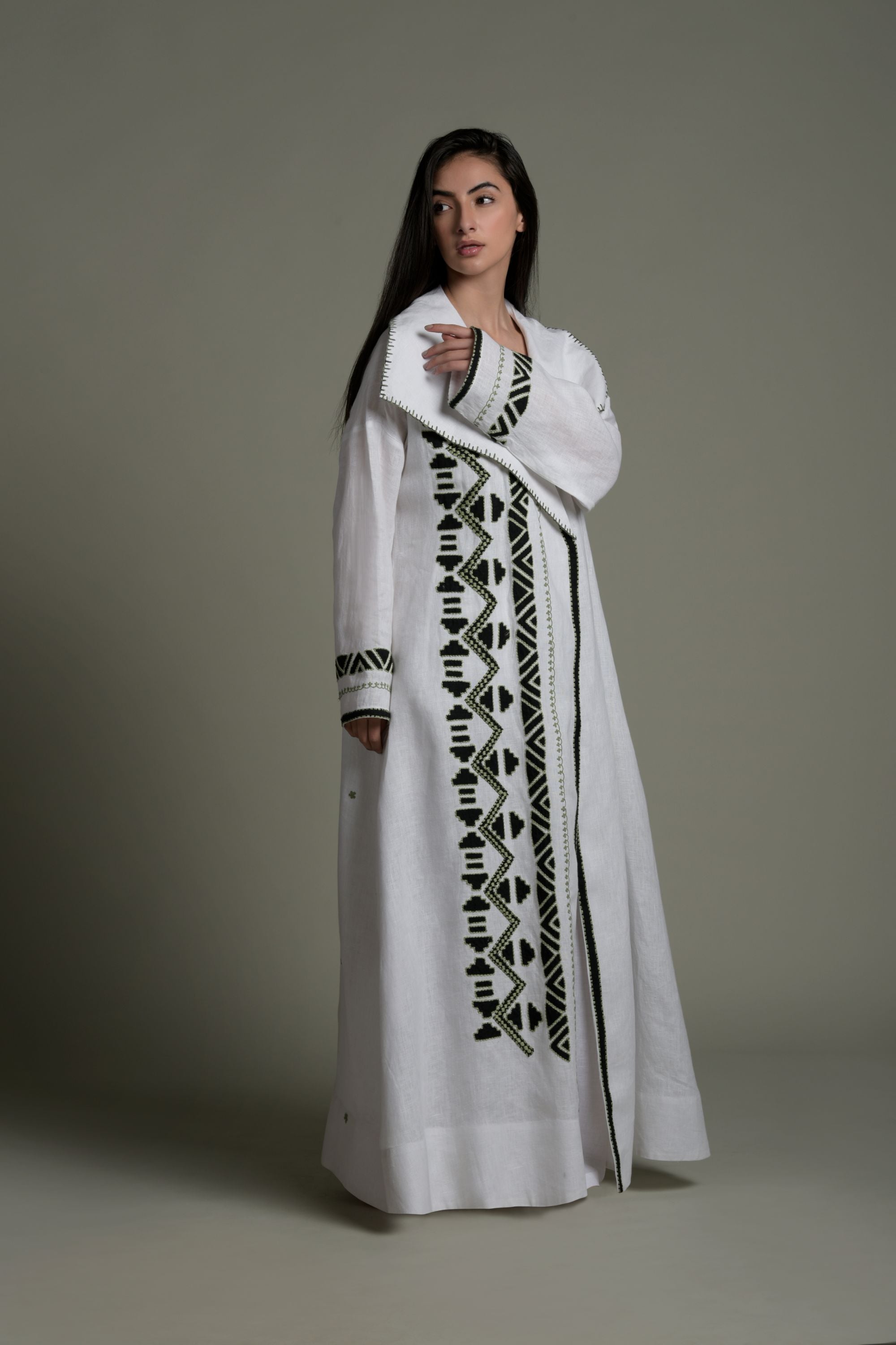 Minaj Embroidered Abaya