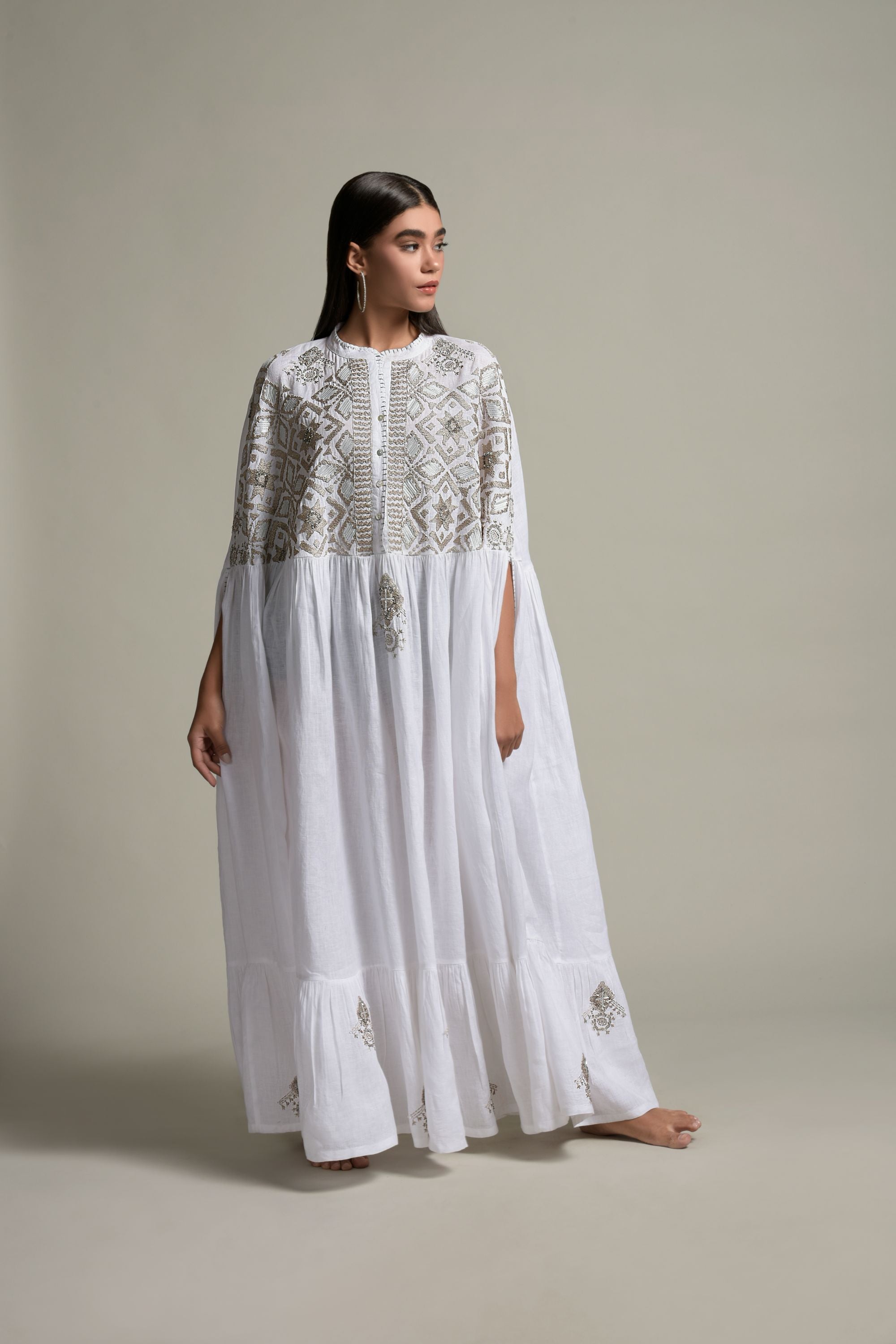 Firdos Embellished & Embroidered Jalabiya Cape