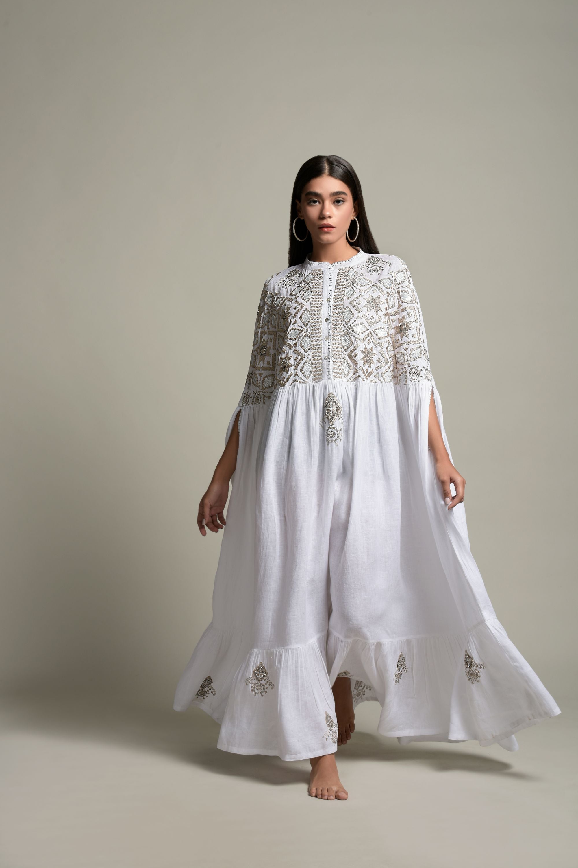 Firdos Embellished & Embroidered Jalabiya Cape