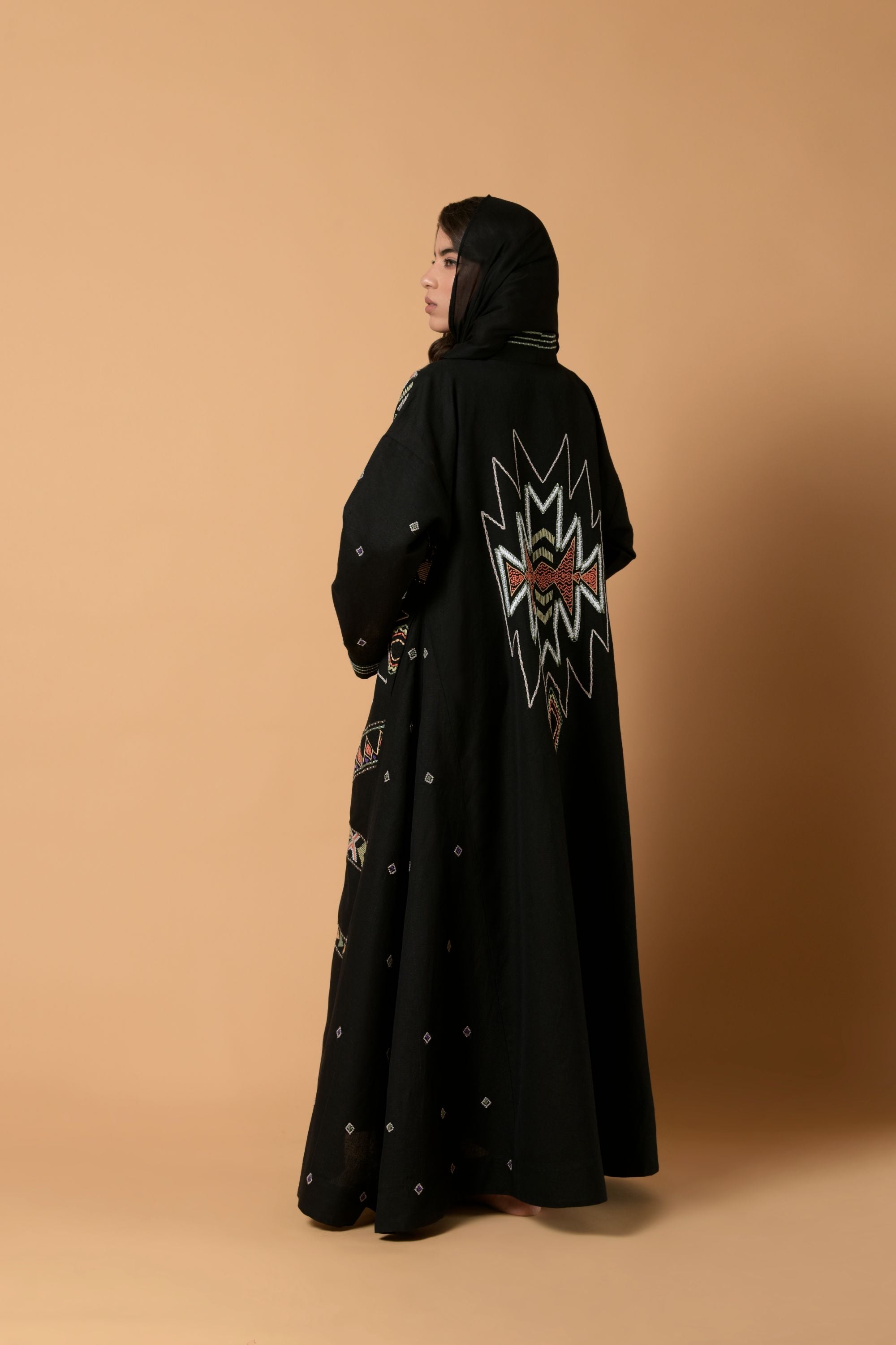 Mahnoor Handasiy Abaya