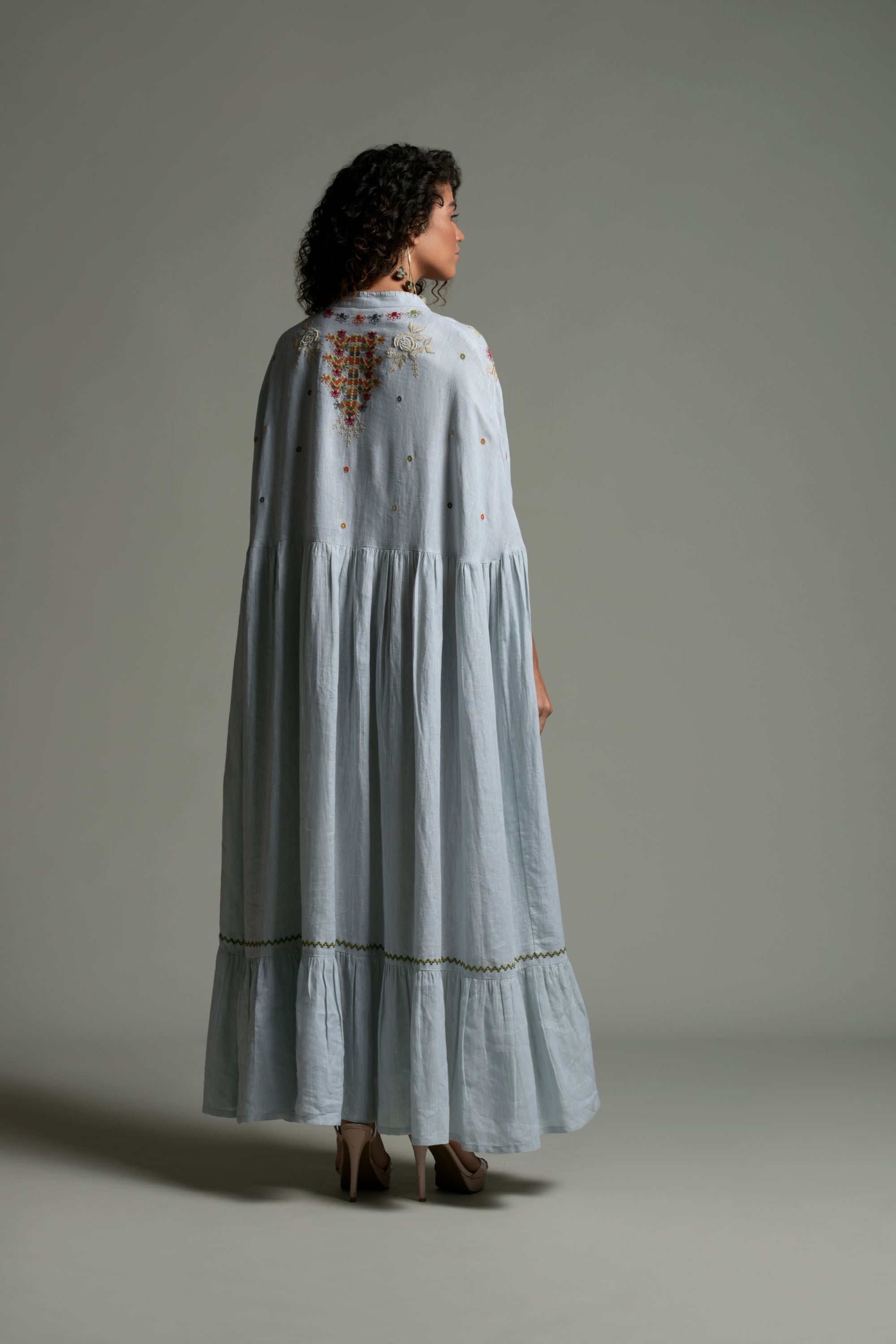 Saaedah Embellished & Embroidered Jalabiya Cape