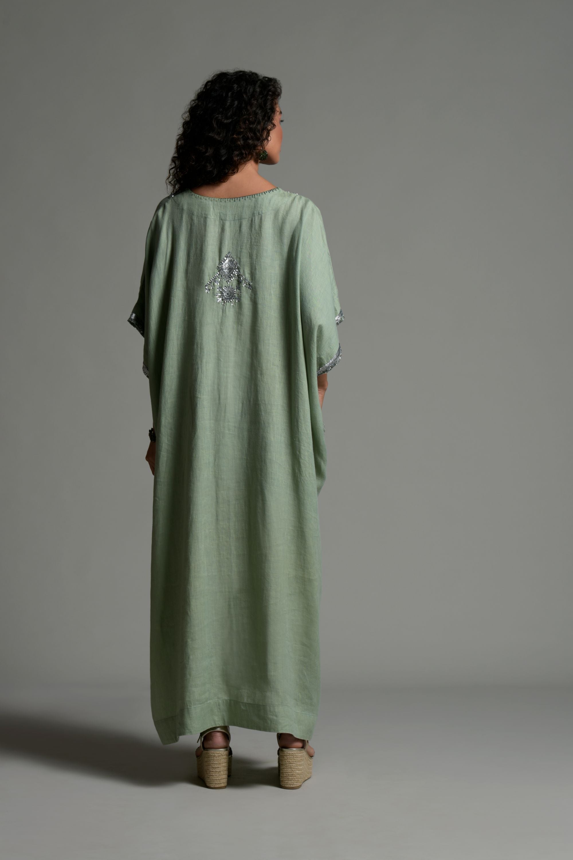 Nimrah Embellished Jalabiya & Tassel