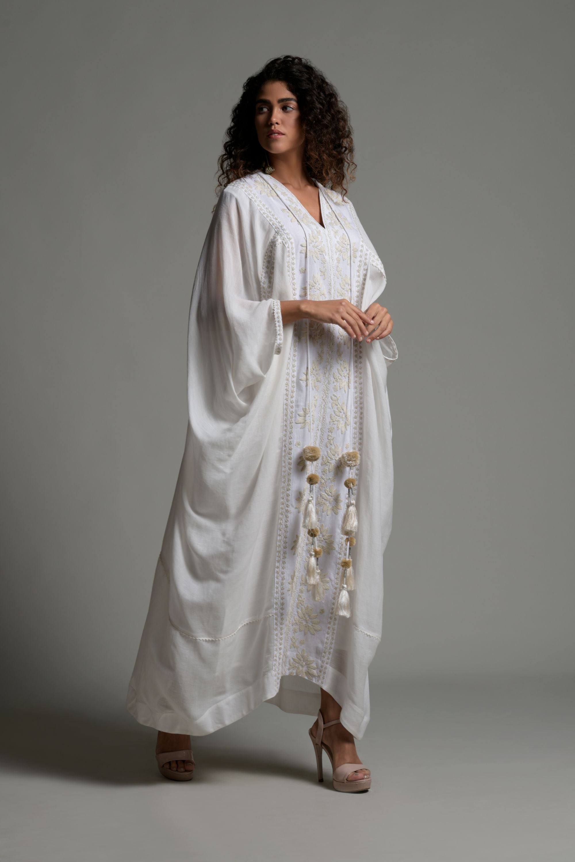 Nafeeza Embroidered Jalabiya with Inner Cotton Cami