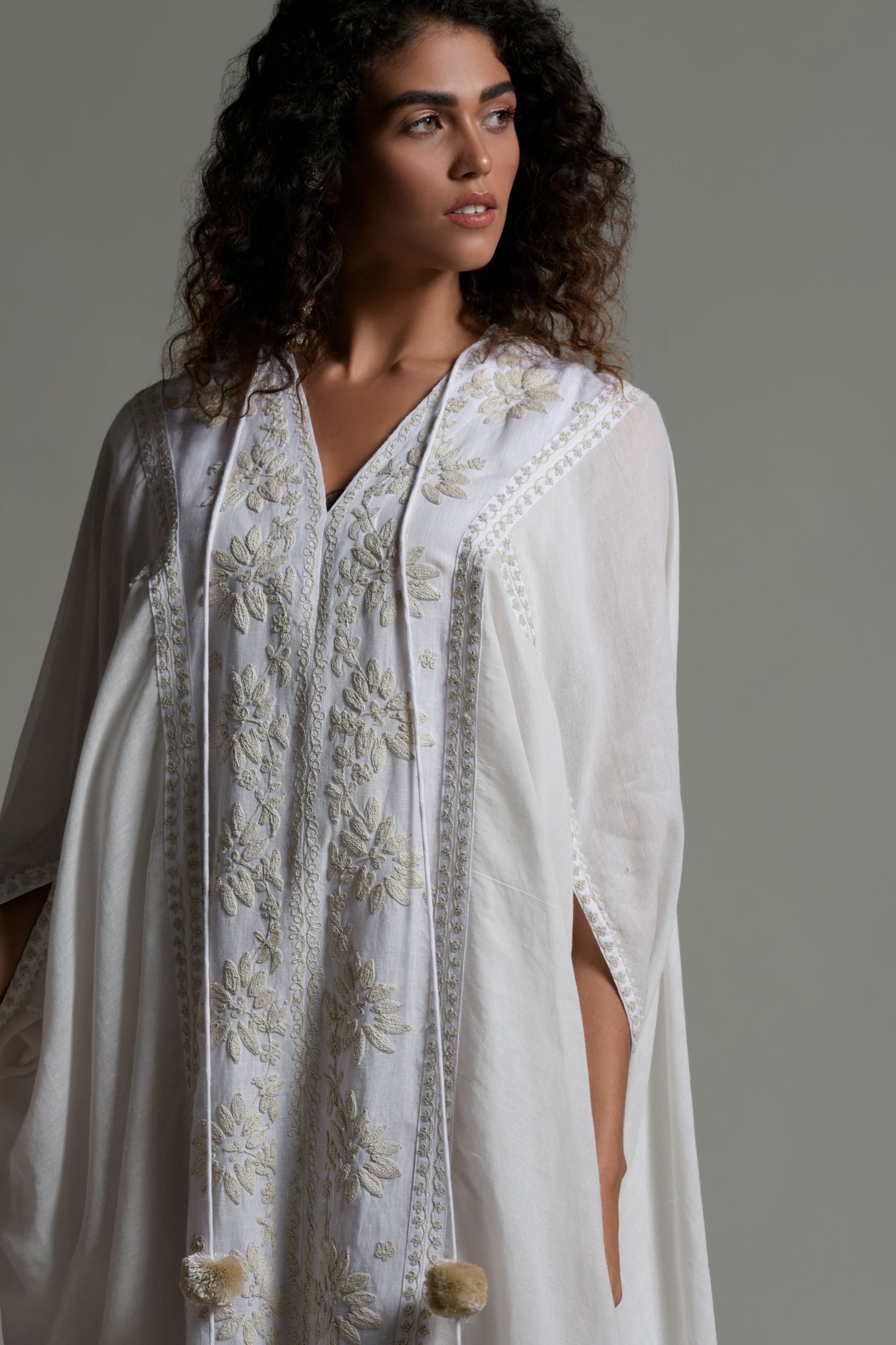 Nafeeza Embroidered Jalabiya with Inner Cotton Cami