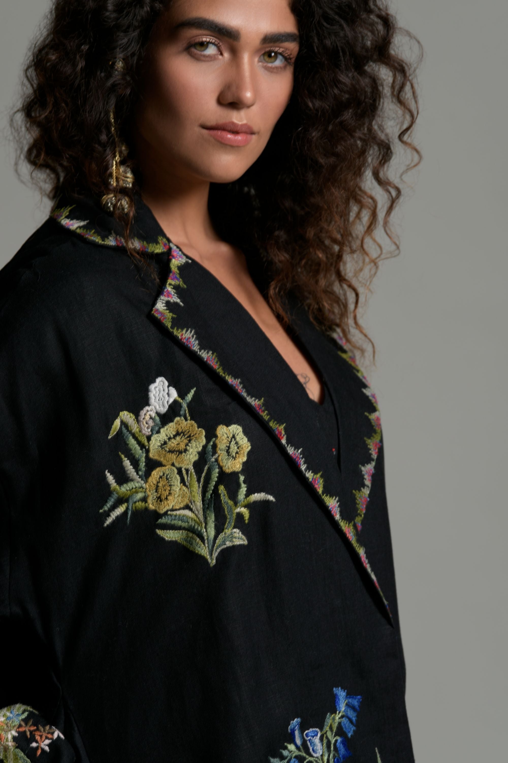 Suhana Embroidered Abaya